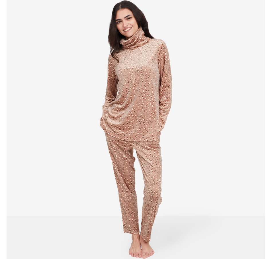 Image 100904_ALTMORE3.jpg, Product 100-904 / Price $39.99, Cuddl Duds Plush Velour Pullover from Cuddl Duds on TSC.ca's Fashion department