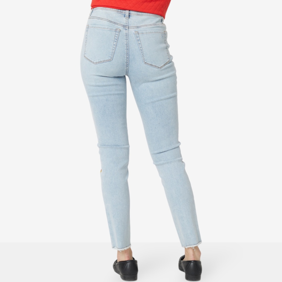 Image 100967_ALTMORE1.jpg, Product 100-967 / Price $34.33, Diane Gilman New Classic Stretch Bleach Embellished Skinny Jean from DG2 by Diane Gilman on TSC.ca's Fashion department