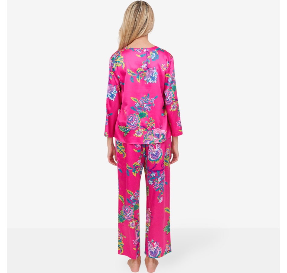 Image 101035_ALTMORE4.jpg, Product 101-035 / Price $89.88, N Natori Festival Stretch Silky Satin V-Neck PJ Set from N Natori on TSC.ca's Fashion department