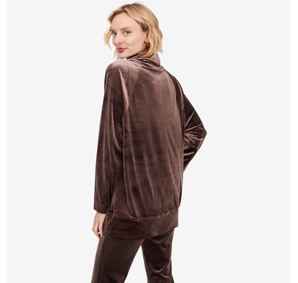 Image 102193_ALTMORE3.jpg, Product 102-193 / Price $104.90, Wynne Style Luxe Velour Tunic from Wynnelayers on TSC.ca's Fashion department