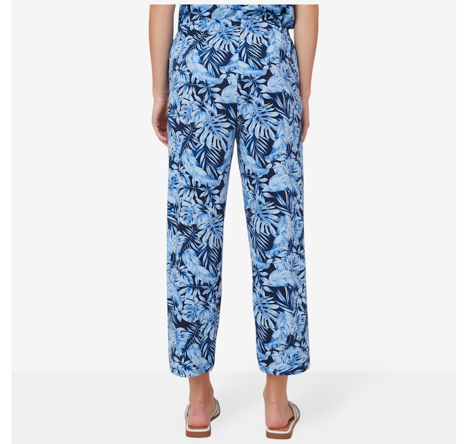 Image 102573_ALTMORE3.jpg, Product 102-573 / Price $19.33, Kim & Co. Brazil Knit Seamfree Cropped Pant from Kim & Co. on TSC.ca's Fashion department