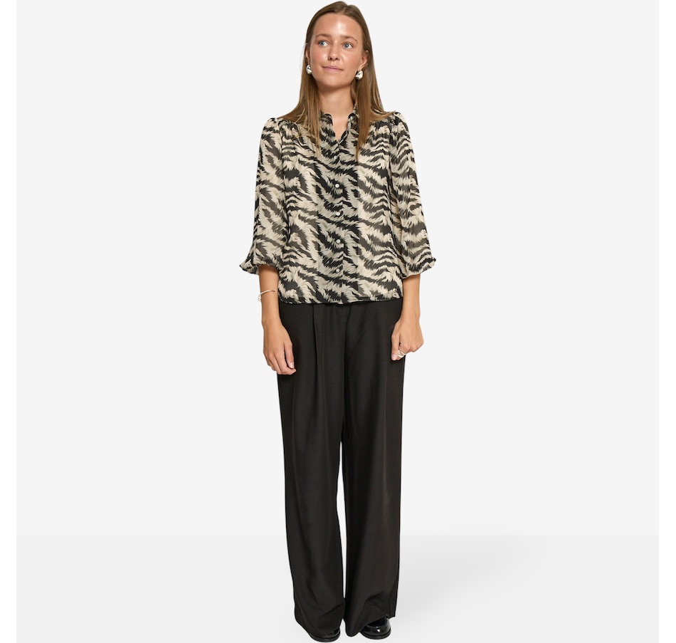 Image 102941_ALTMORE3.jpg, Product 102-941 / Price $165.00, Peppercorn Lima Shirt from Peppercorn on TSC.ca's Fashion department