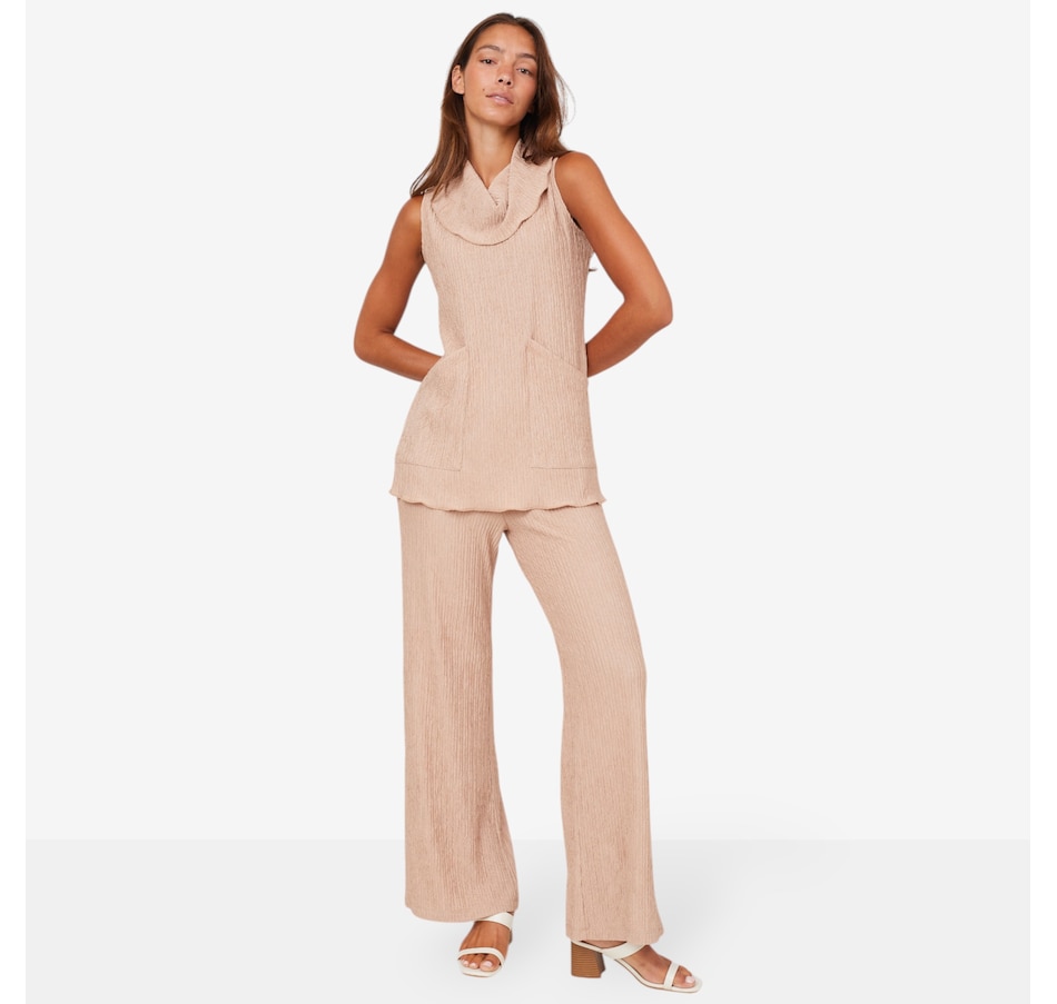 Image 103586_ALTMORE1.jpg, Product 103-586 / Price $39.88, Marallis Cowl Neck Crinkle Knit Sleeveless Top with Front Pockets from Marallis on TSC.ca's Fashion department