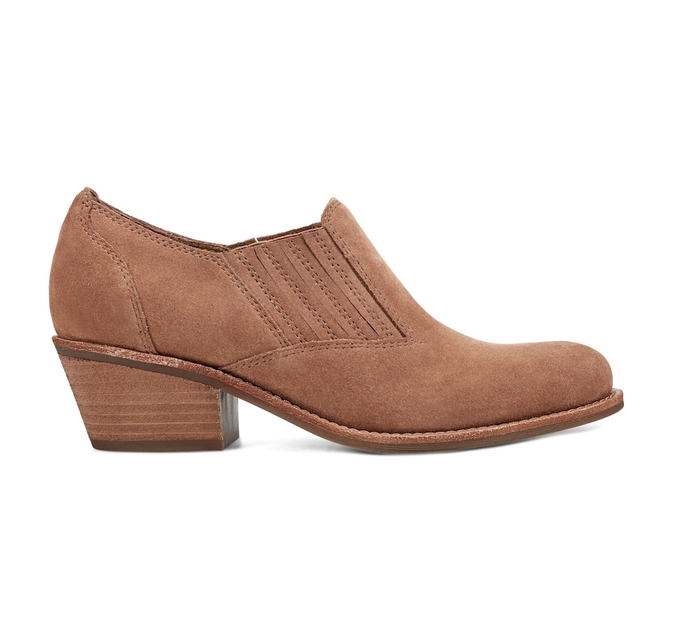 Image 103762_ALTMORE2.jpg, Product 103-762 / Price $200.00, Earth Jalin Ankle Boot from Earth Shoes on TSC.ca's Shoes department