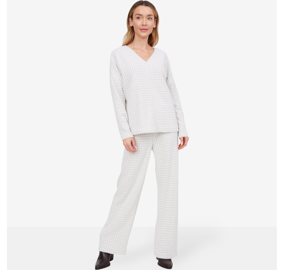 Image 103841_ALTMORE1.jpg, Product 103-841 / Price $44.88, Kim & Co. Houndstooth Sweater Jacquard Seamfree Kati Straight Leg Trouser from Kim & Co. on TSC.ca's Fashion department