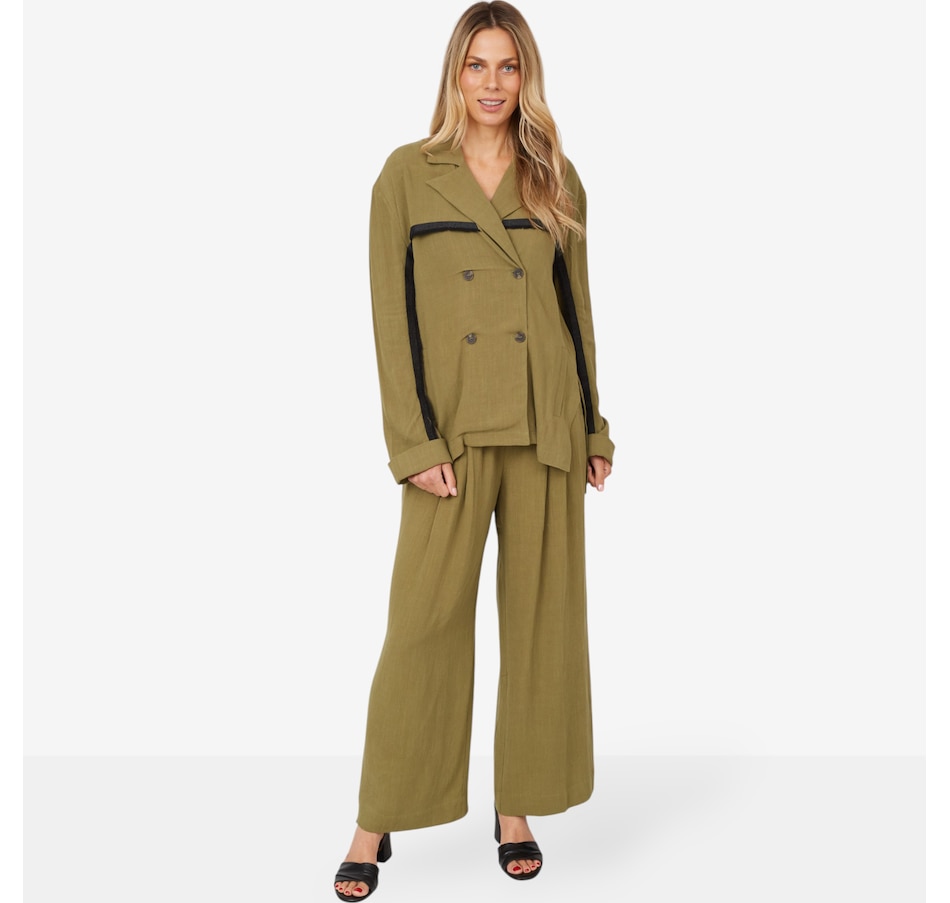 Image 104079_ALTMORE2.jpg, Product 104-079 / Price $159.90, Jhoan Sebastian Grey Linen Blend Cropped Blazer from Jhoan Sebastian Grey on TSC.ca's Fashion department