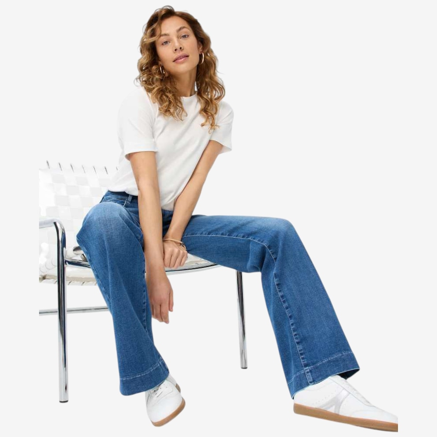 Image 104448_ALTMORE7.jpg, Product 104-448 / Price $298.00, Brax Maine Wide Leg Jean from Brax on TSC.ca's Fashion department