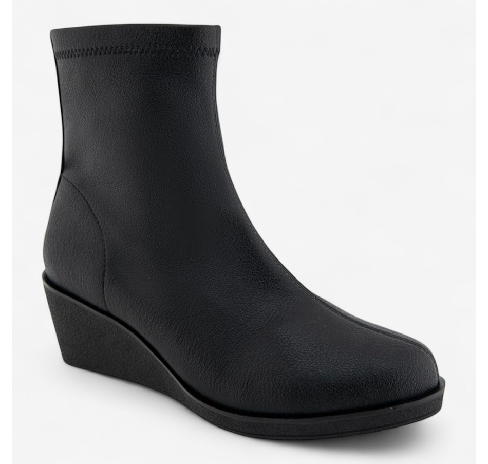 Image 104630_BLK.jpg, Product 104-630 / Price $129.99, Aerosoles Binnie Wedge Ankle Boot from Aerosoles on TSC.ca's Shoes department