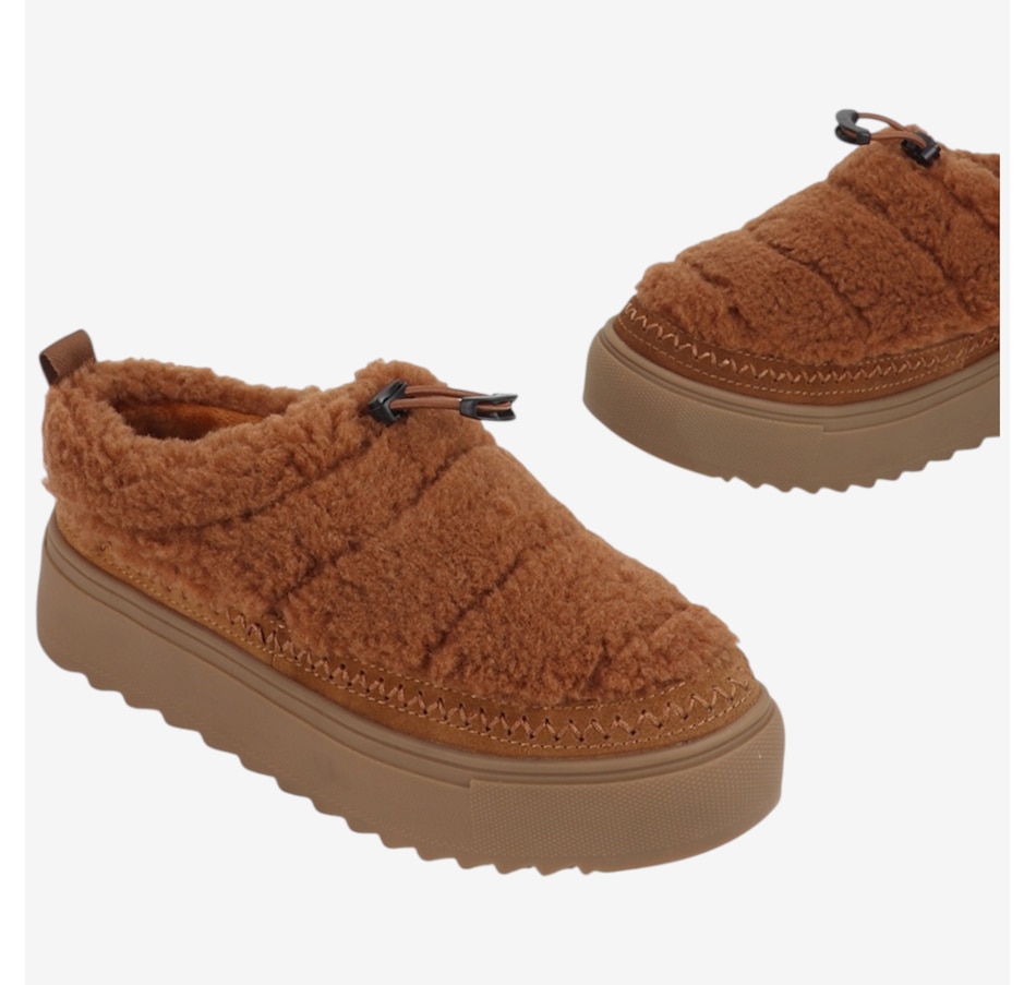 Image 104666_ALTMORE3.jpg, Product 104-666 / Price $160.00, Cougar Arlo Slip-On Mule from Cougar Footwear on TSC.ca's Shoes department