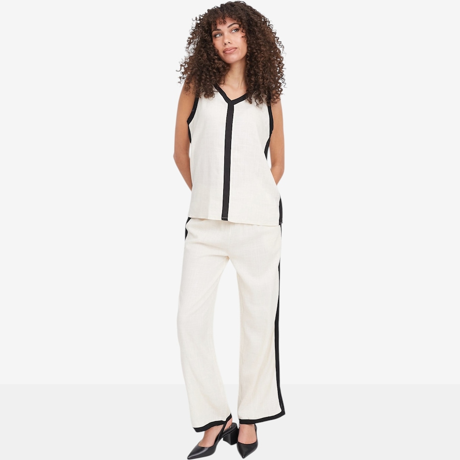 Image 104810_ALTMORE4.jpg, Product 104-810 / Price $39.88, M Made In Italy V-Neck Colour Block Sleeveless Top from M Made in Italy on TSC.ca's Fashion department