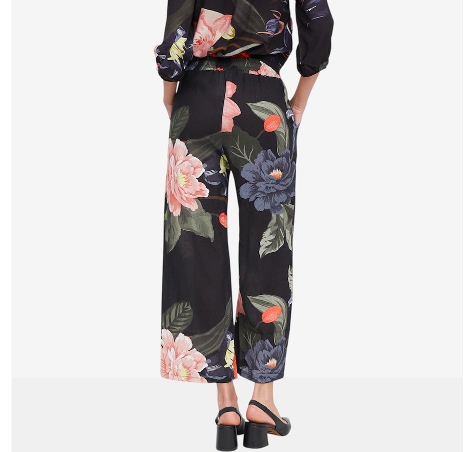 Image 104814_ALTMORE2.jpg, Product 104-814 / Price $110.00, M Made In Italy Floral Print Pull-On Straight Leg Pant with Pockets from M Made in Italy on TSC.ca's Fashion department