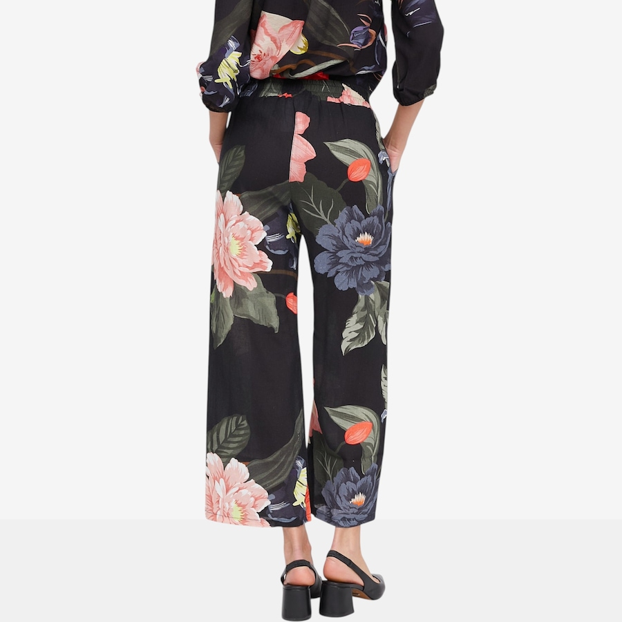 Image 104814_ALTMORE2.jpg, Product 104-814 / Price $64.88, M Made In Italy Floral Print Pull-On Straight Leg Pant with Pockets from M Made in Italy on TSC.ca's Fashion department