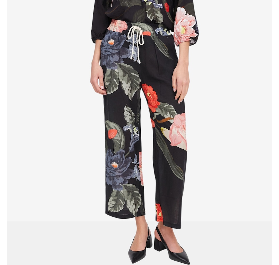 Image 104814_BKBSM.jpg, Product 104-814 / Price $110.00, M Made In Italy Floral Print Pull-On Straight Leg Pant with Pockets from M Made in Italy on TSC.ca's Fashion department