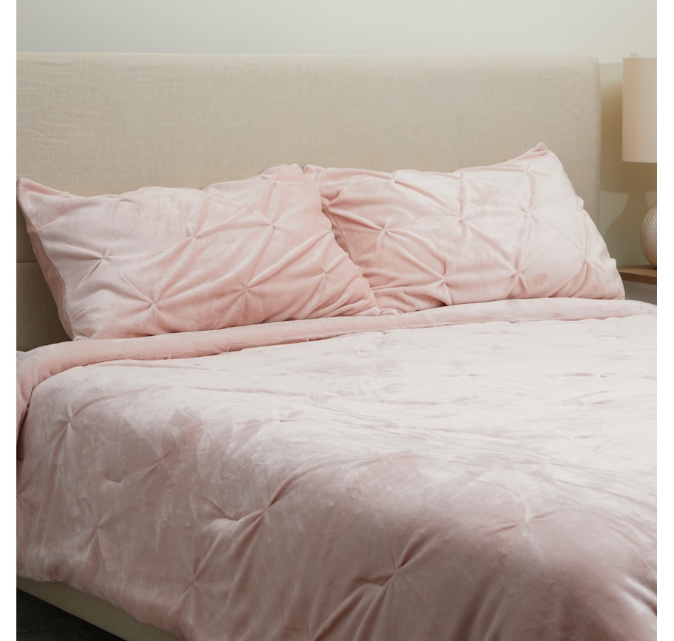 Image 105307_RSE.jpg, Product 105-307 / Price $34.88 - $54.88, Home Suite Velvet Soft 3-piece Comforter Set from Home Suite on TSC.ca's Home & Garden department