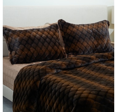 Guillaume Luxe Faux Fur Jacquard Comforter Set