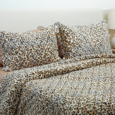 Guillaume Luxe Faux Fur Jacquard Comforter Set