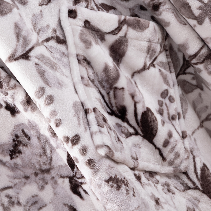 Image 105992_ALTMORE2.jpg, Product 105-992 / Price $29.99, Berkshire VelvetSoft Wearable Throw from Berkshire on TSC.ca's Home & Garden department