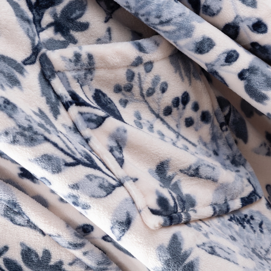 Image 105992_ALTMORE5.jpg, Product 105-992 / Price $29.99, Berkshire VelvetSoft Wearable Throw from Berkshire on TSC.ca's Home & Garden department