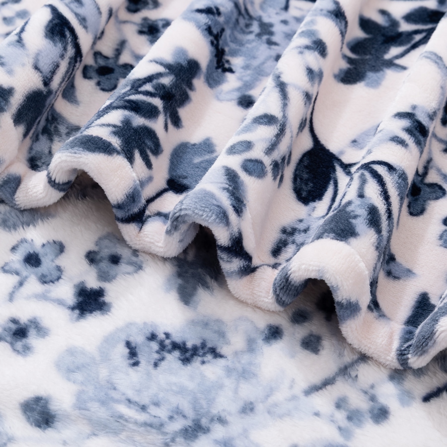 Image 105992_ALTMORE6.jpg, Product 105-992 / Price $29.99, Berkshire VelvetSoft Wearable Throw from Berkshire on TSC.ca's Home & Garden department