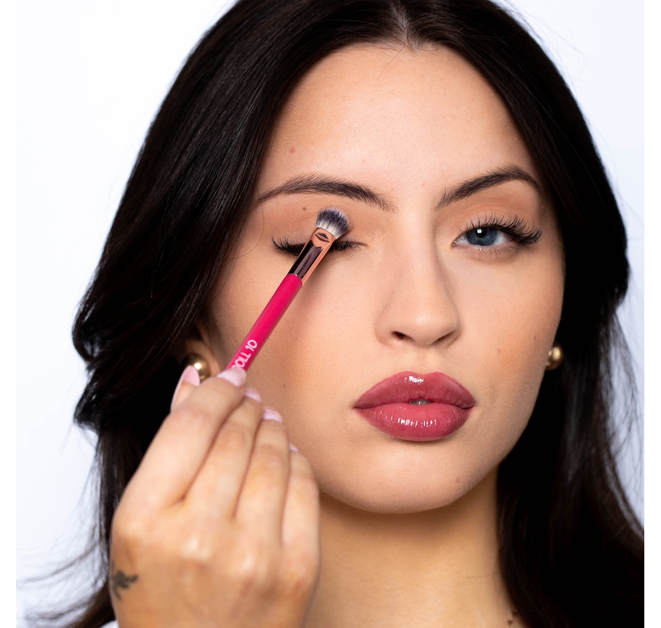 Image 110465_ALTMORE4.jpg, Product 110-465 / Price $59.00, Doll 10 The Magic Palette With Magic Blending Brush from Doll 10 on TSC.ca's Beauty department