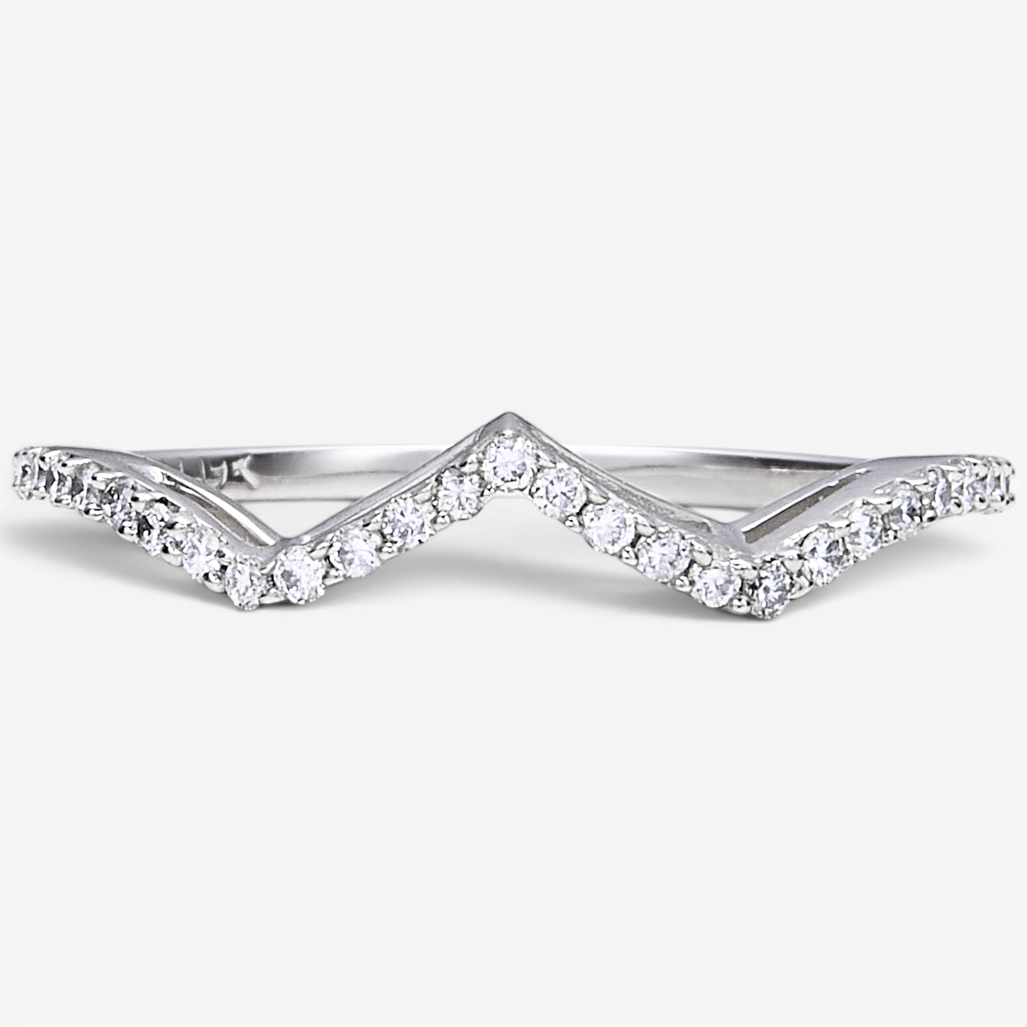 19K White Gold 0.20ctw Diamond Chevron Ring - TSC.ca