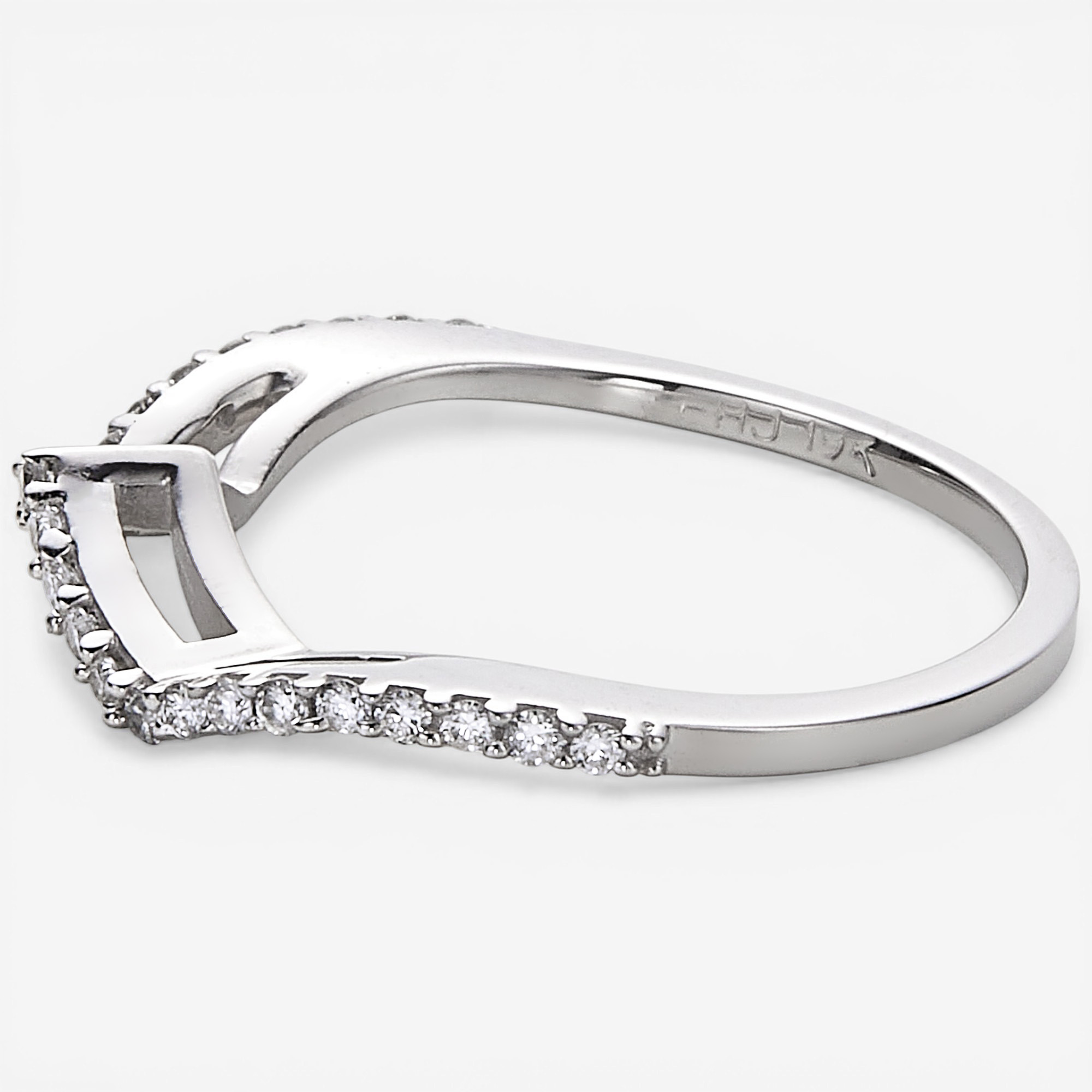 DYNASTY QUADS７GOLD 19K White Gold 0.20ctw Diamond Chevron Ring - TSC.ca
