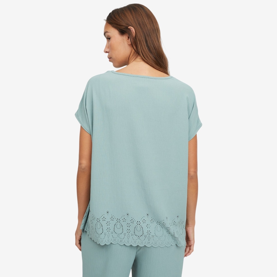 Image 118845_ALTMORE3.jpg, Product 118-845 / Price $34.88, Kim & Co. Crinkle Poplin Short Dolman Sleeve with Eyelet Hem Top from Kim & Co. on TSC.ca's Fashion department