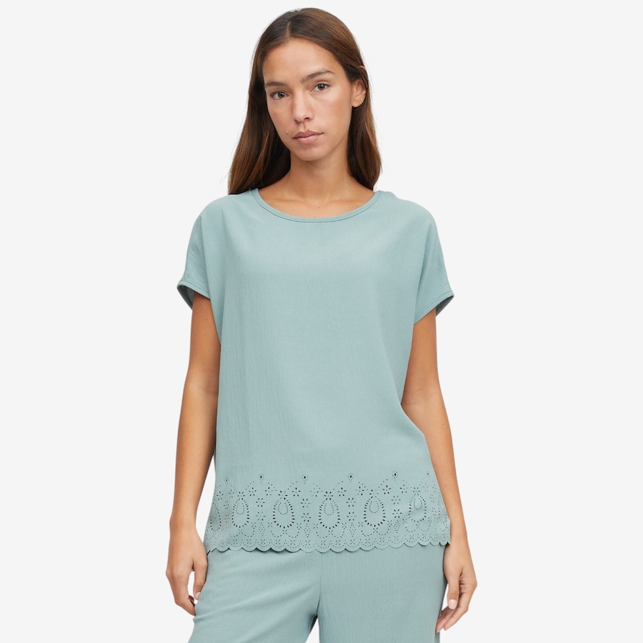 Image 118845_SOFSE.jpg, Product 118-845 / Price $34.88, Kim & Co. Crinkle Poplin Short Dolman Sleeve with Eyelet Hem Top from Kim & Co. on TSC.ca's Fashion department