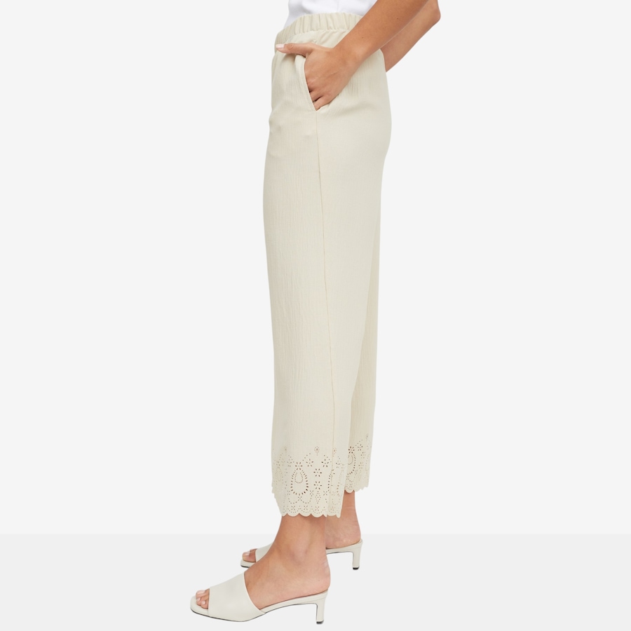 Image 118846_ALTMORE1.jpg, Product 118-846 / Price $39.88, Kim & Co. Crinkle Poplin Cropped Length Trouser with Eyelet Hem from Kim & Co. on TSC.ca's Fashion department