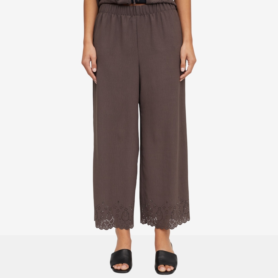 Image 118846_CHBRN.jpg, Product 118-846 / Price $39.88, Kim & Co. Crinkle Poplin Cropped Length Trouser with Eyelet Hem from Kim & Co. on TSC.ca's Fashion department