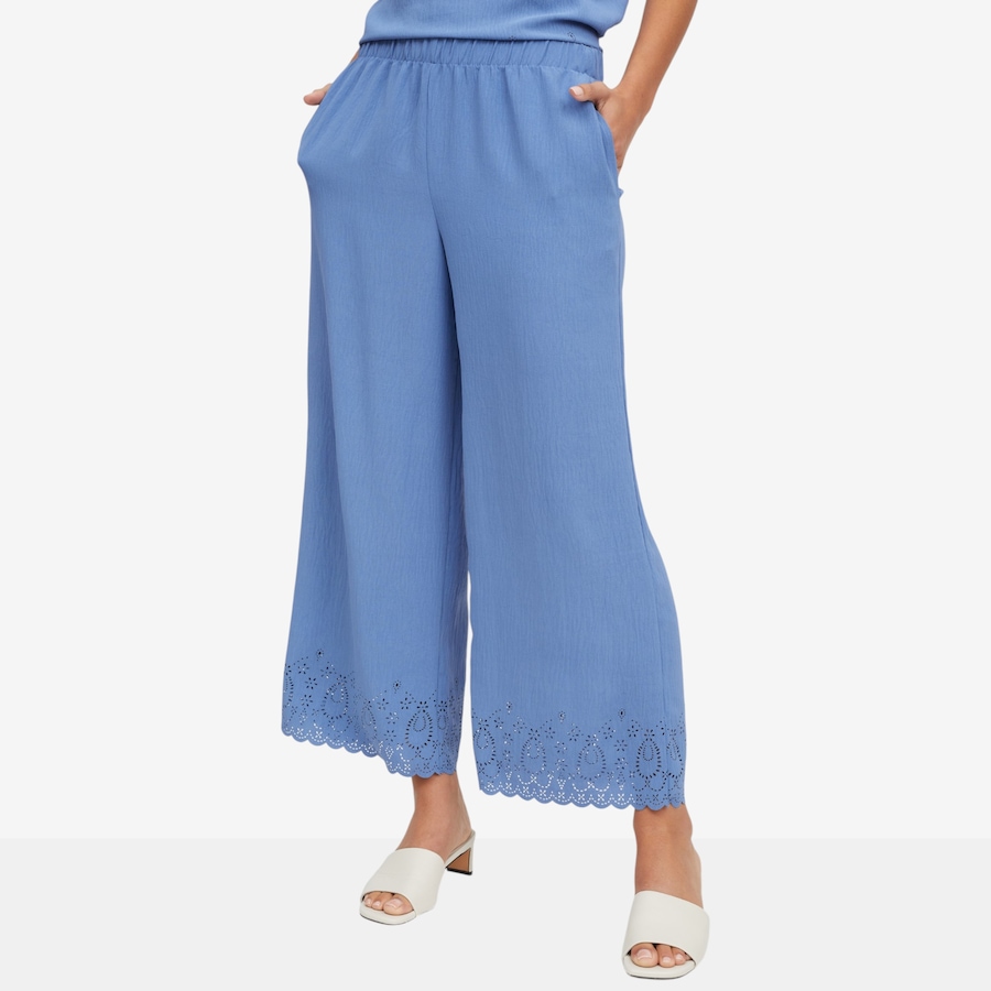 Image 118846_CHMBL.jpg, Product 118-846 / Price $39.88, Kim & Co. Crinkle Poplin Cropped Length Trouser with Eyelet Hem from Kim & Co. on TSC.ca's Fashion department