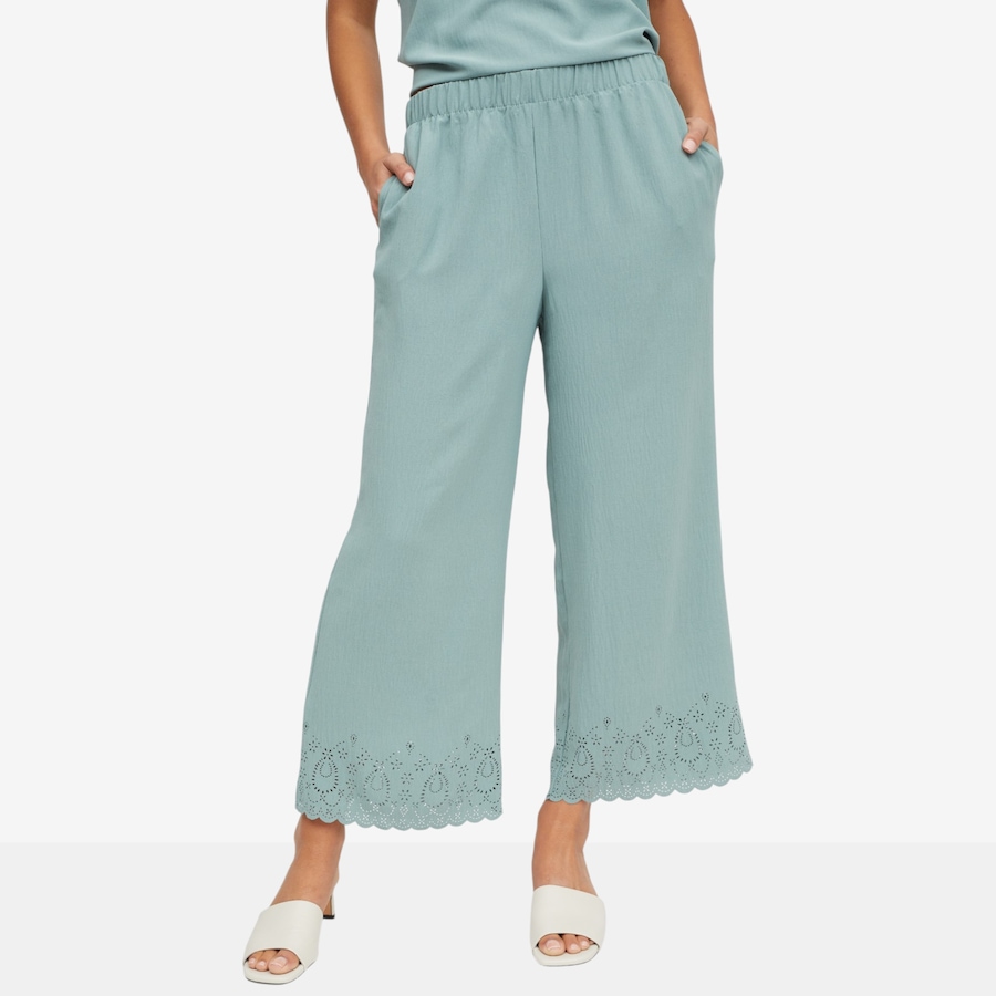 Image 118846_SOFSE.jpg, Product 118-846 / Price $39.88, Kim & Co. Crinkle Poplin Cropped Length Trouser with Eyelet Hem from Kim & Co. on TSC.ca's Fashion department