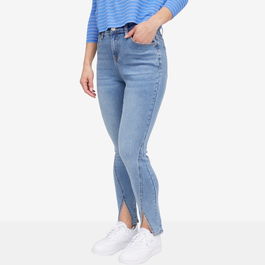 Image 118901_ALTMORE6.jpg, Product 118-901 / Price $49.88, Diane Gilman Legacy Stretch Slit Front Skinny Jean from DG2 by Diane Gilman on TSC.ca's Fashion department