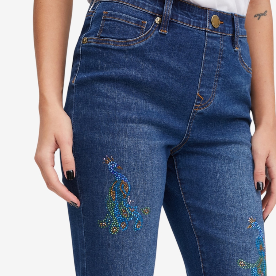 Image 119909_ALTMORE1.jpg, Product 119-909 / Price $49.88, Diane Gilman Crystal Embellished Pull-On Bermuda Short from DG2 by Diane Gilman on TSC.ca's Fashion department