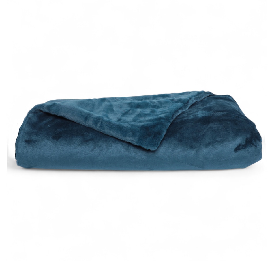 Image 120576_TLE.jpg, Product 120-576 / Price $39.99, Home Suite Luxury Solid Rabbit Faux Fur Throw from Home Suite on TSC.ca's Home & Garden department