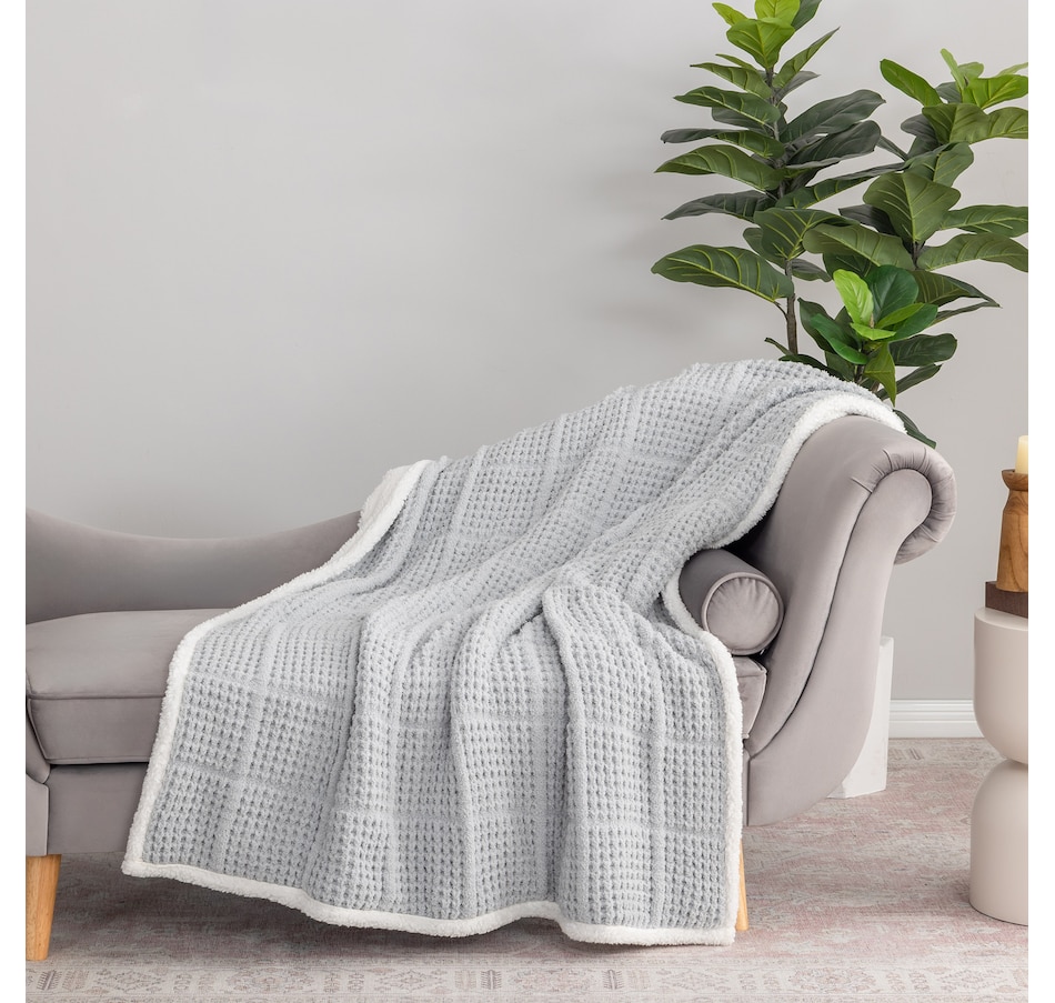 Image 120865_ALTMORE1.jpg, Product 120-865 / Price $49.99, Home Suite Window Pane Waffle Knit Throw from Home Suite on TSC.ca's Home & Garden department