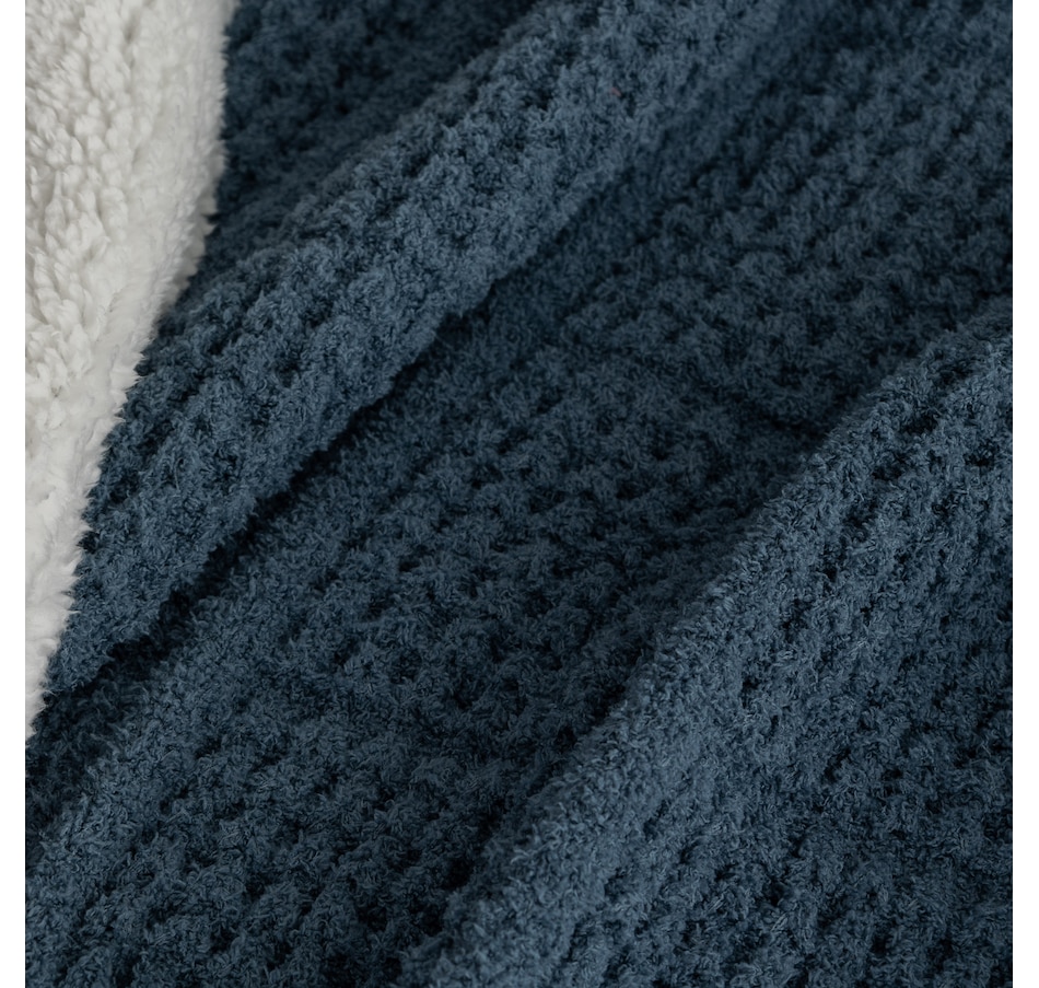 Image 120865_ALTMORE11.jpg, Product 120-865 / Price $49.99, Home Suite Window Pane Waffle Knit Throw from Home Suite on TSC.ca's Home & Garden department