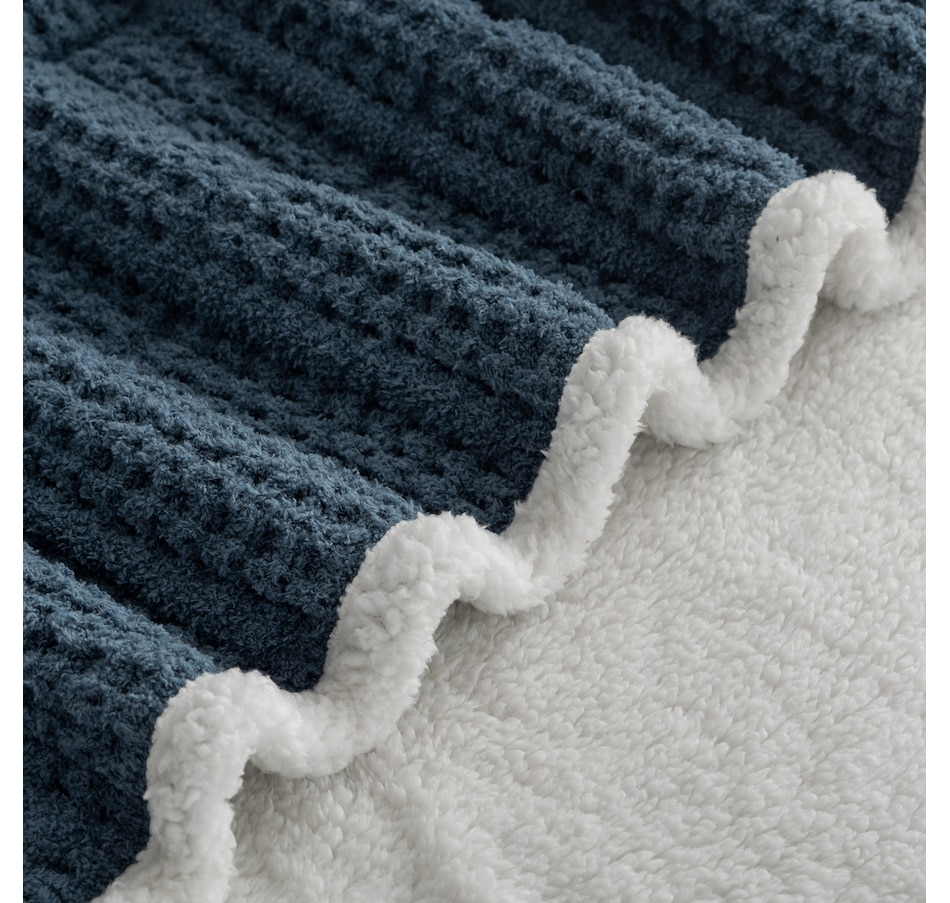 Image 120865_ALTMORE12.jpg, Product 120-865 / Price $49.99, Home Suite Window Pane Waffle Knit Throw from Home Suite on TSC.ca's Home & Garden department