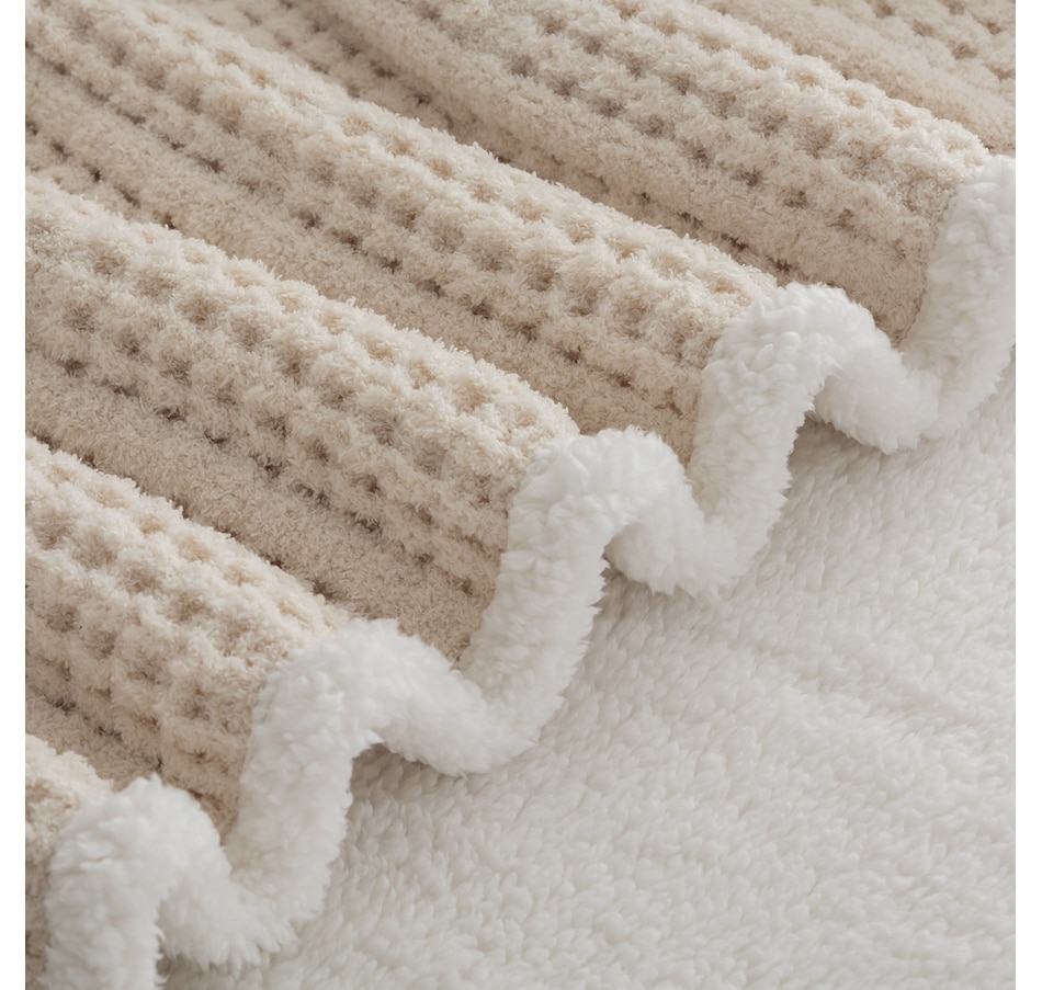 Image 120865_ALTMORE17.jpg, Product 120-865 / Price $49.99, Home Suite Window Pane Waffle Knit Throw from Home Suite on TSC.ca's Home & Garden department