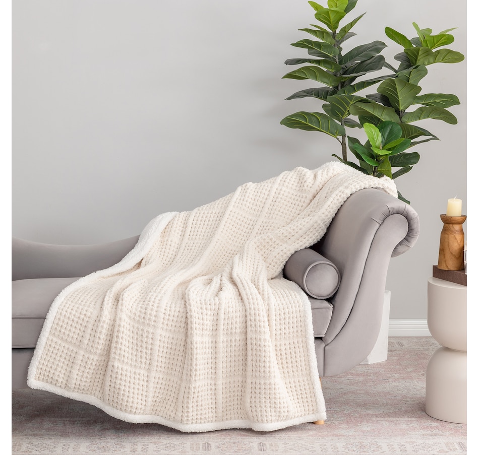 Image 120865_ALTMORE19.jpg, Product 120-865 / Price $49.99, Home Suite Window Pane Waffle Knit Throw from Home Suite on TSC.ca's Home & Garden department