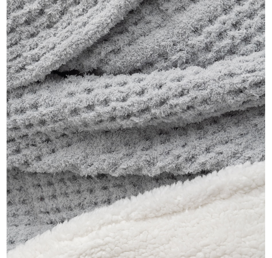 Image 120865_ALTMORE3.jpg, Product 120-865 / Price $49.99, Home Suite Window Pane Waffle Knit Throw from Home Suite on TSC.ca's Home & Garden department