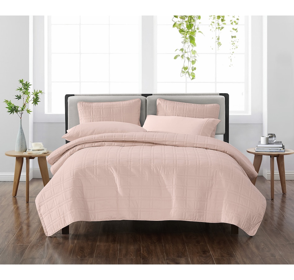 Image 120999_RSE.jpg, Product 120-999 / Price $89.99 - $129.99, Cannon Home Quilt Set from Cannon Home on TSC.ca's Home & Garden department