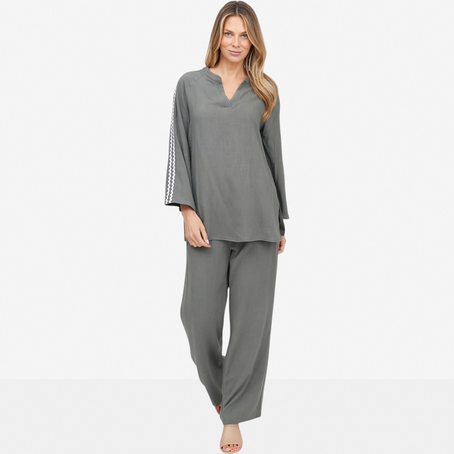 Image 121897_ALTMORE3.jpg, Product 121-897 / Price $59.88, Carrie-O Linen Blend Wide Leg Pant with Smocked Waist Detail from Carrie O on TSC.ca's Fashion department