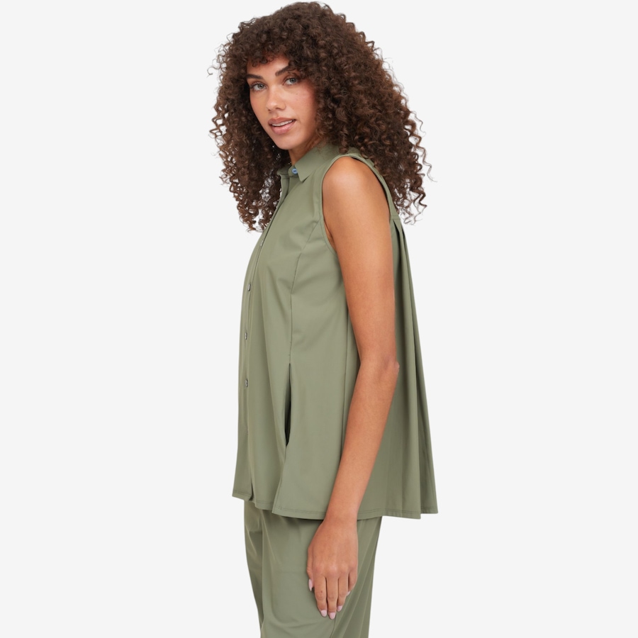Image 122301_ALTMORE4.jpg, Product 122-301 / Price $74.90, Wynne Layers Stretch Tech Pleated Top from Wynnelayers on TSC.ca's Fashion department