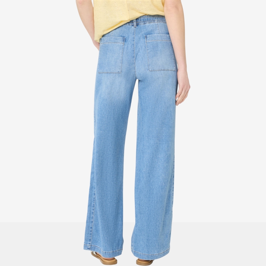 Image 122387_ALTMORE1.jpg, Product 122-387 / Price $268.00, Brax Maine Ultralight Jean from Brax on TSC.ca's Fashion department
