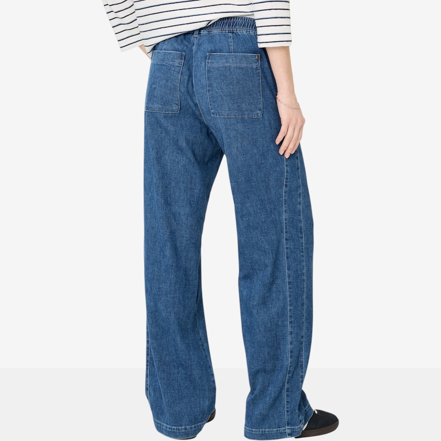 Image 122387_ALTMORE2.jpg, Product 122-387 / Price $268.00, Brax Maine Ultralight Jean from Brax on TSC.ca's Fashion department
