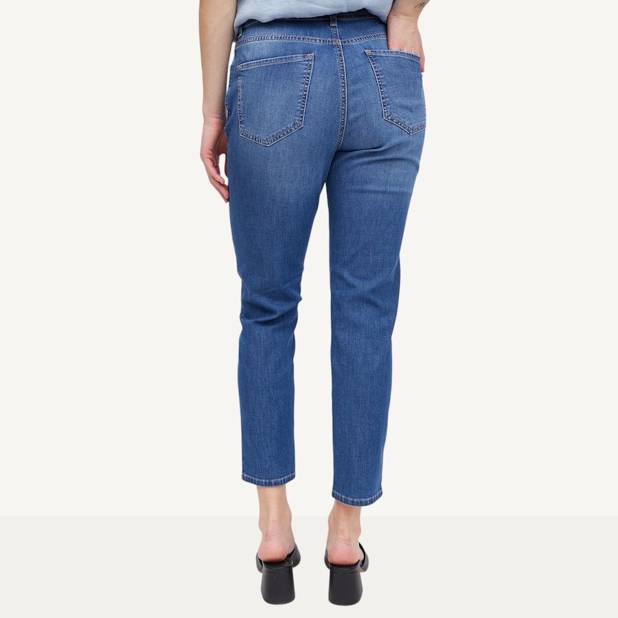 Image 122391_ALTMORE13.jpg, Product 122-391 / Price $268.00, Brax Mary Straight Ultralight Denim from Brax on TSC.ca's Fashion department