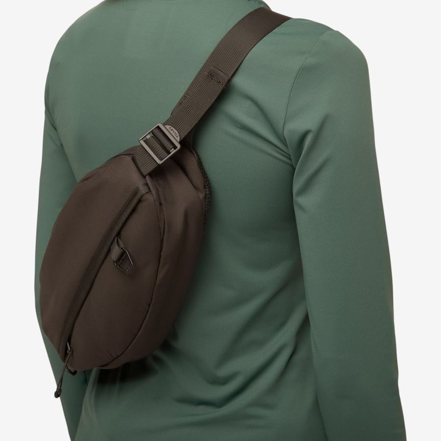 Image 123118_ALTMORE2.jpg, Product 123-118 / Price $89.00, Tilley Rainshield Crossbody Bag from Tilley on TSC.ca's Fashion department