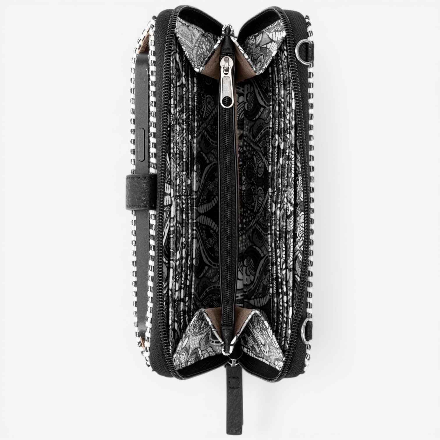 The Sak Sakroots Large Smartphone Wristlet - TSC.ca
