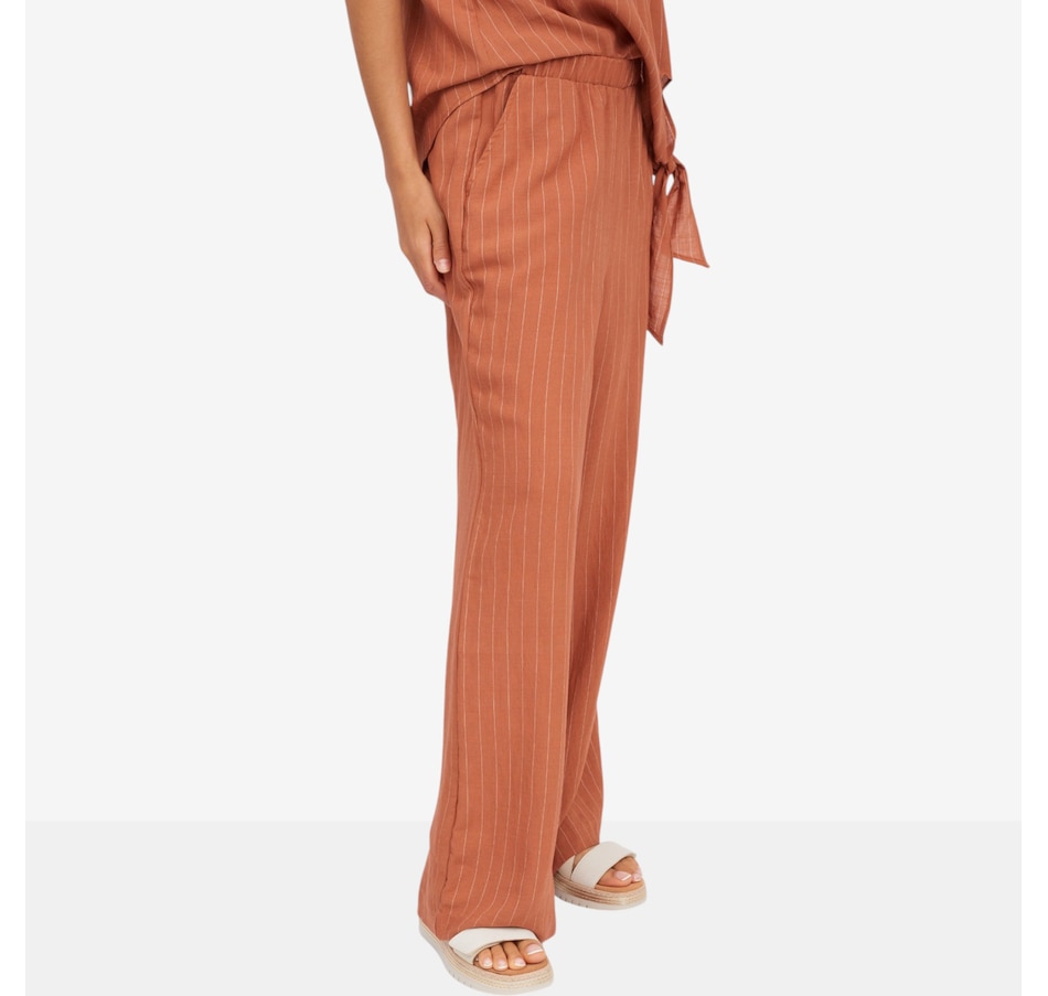 Image 123575_ALTMORE1.jpg, Product 123-575 / Price $79.99, Mr. Max Coastline Linen Blend Wide Leg Pant from Mr. Max on TSC.ca's Fashion department
